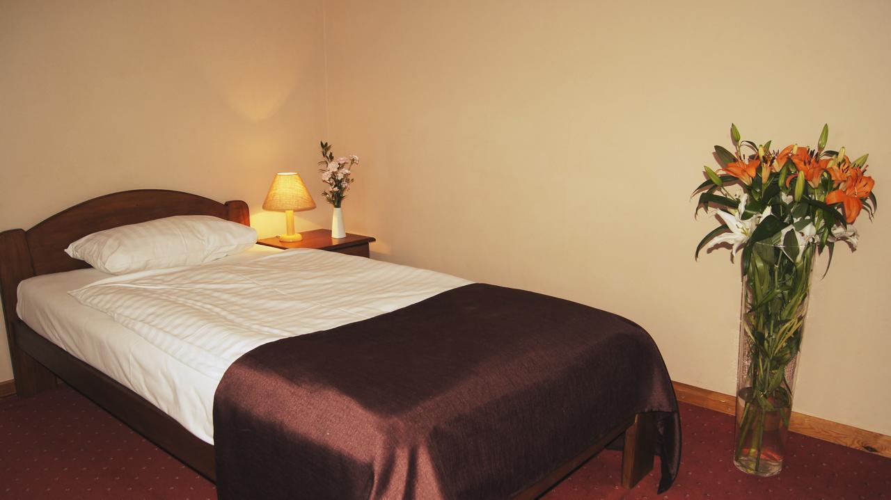 Hotel Metro Kłodzko Esterno foto