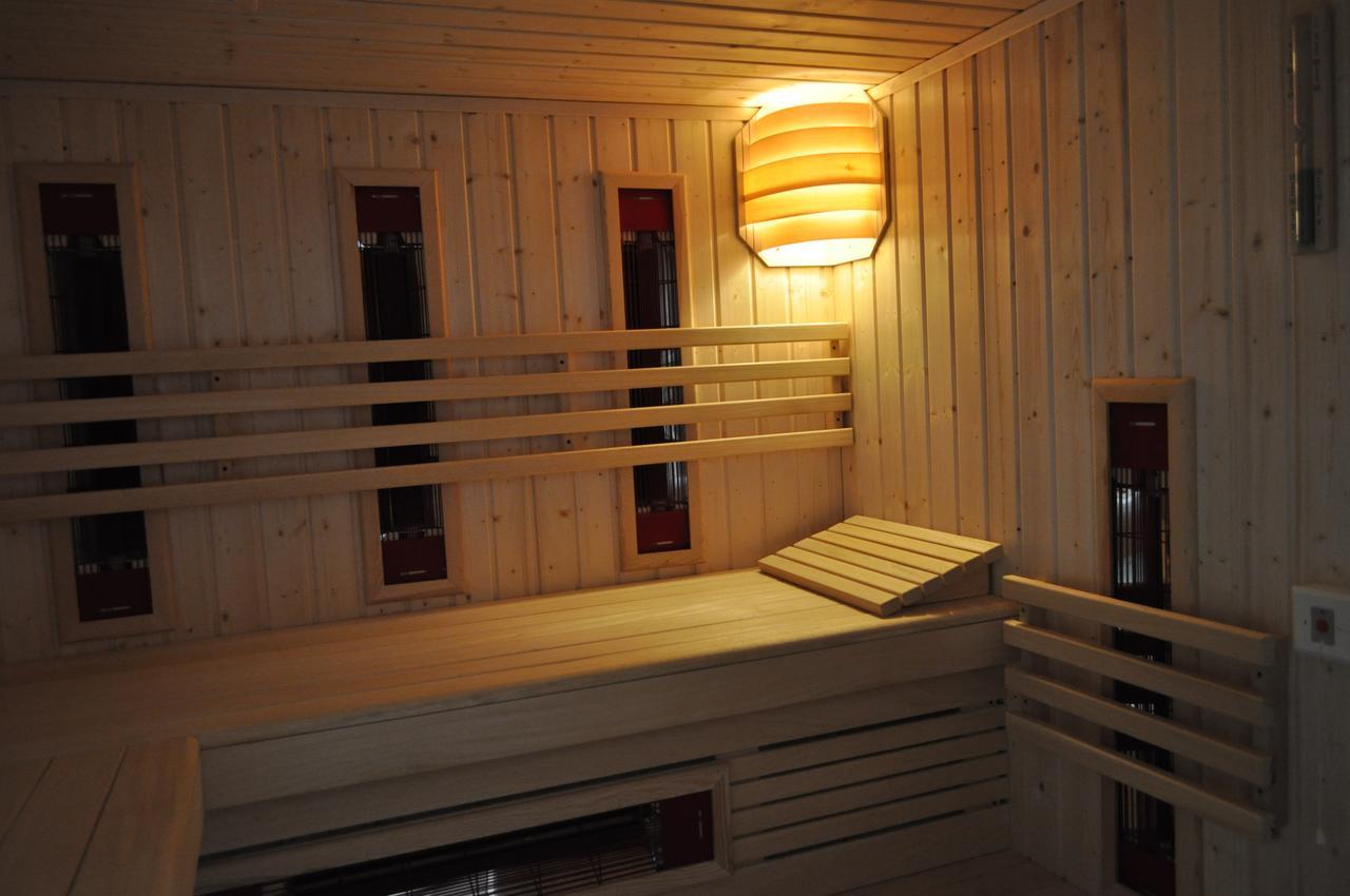 Hotel Metro Kłodzko Esterno foto