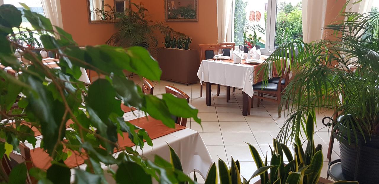 Hotel Metro Kłodzko Esterno foto