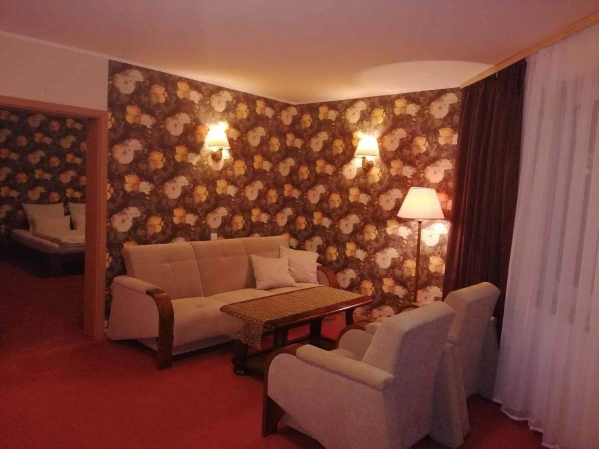 Hotel Metro Kłodzko Esterno foto